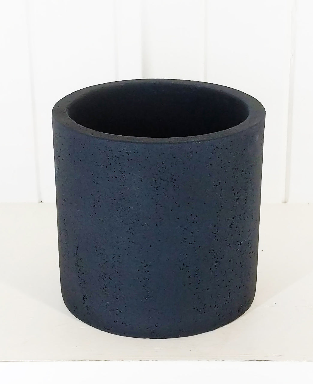 Zakkia Black Cylinder Pot
