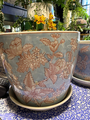 Country Manor Pot